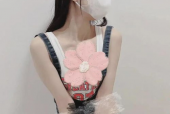 国产美女露脸,镜头下的美丽瞬间